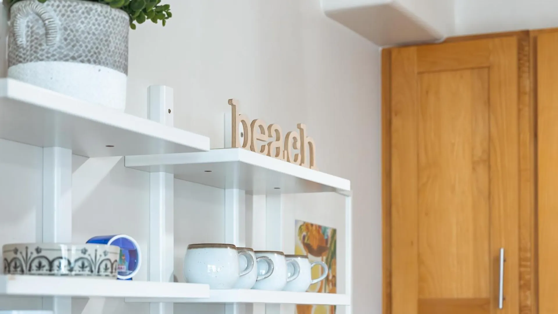 Lovely 1Br Ocean View Condo, Near Beach + Parking! Honolulu Apartment