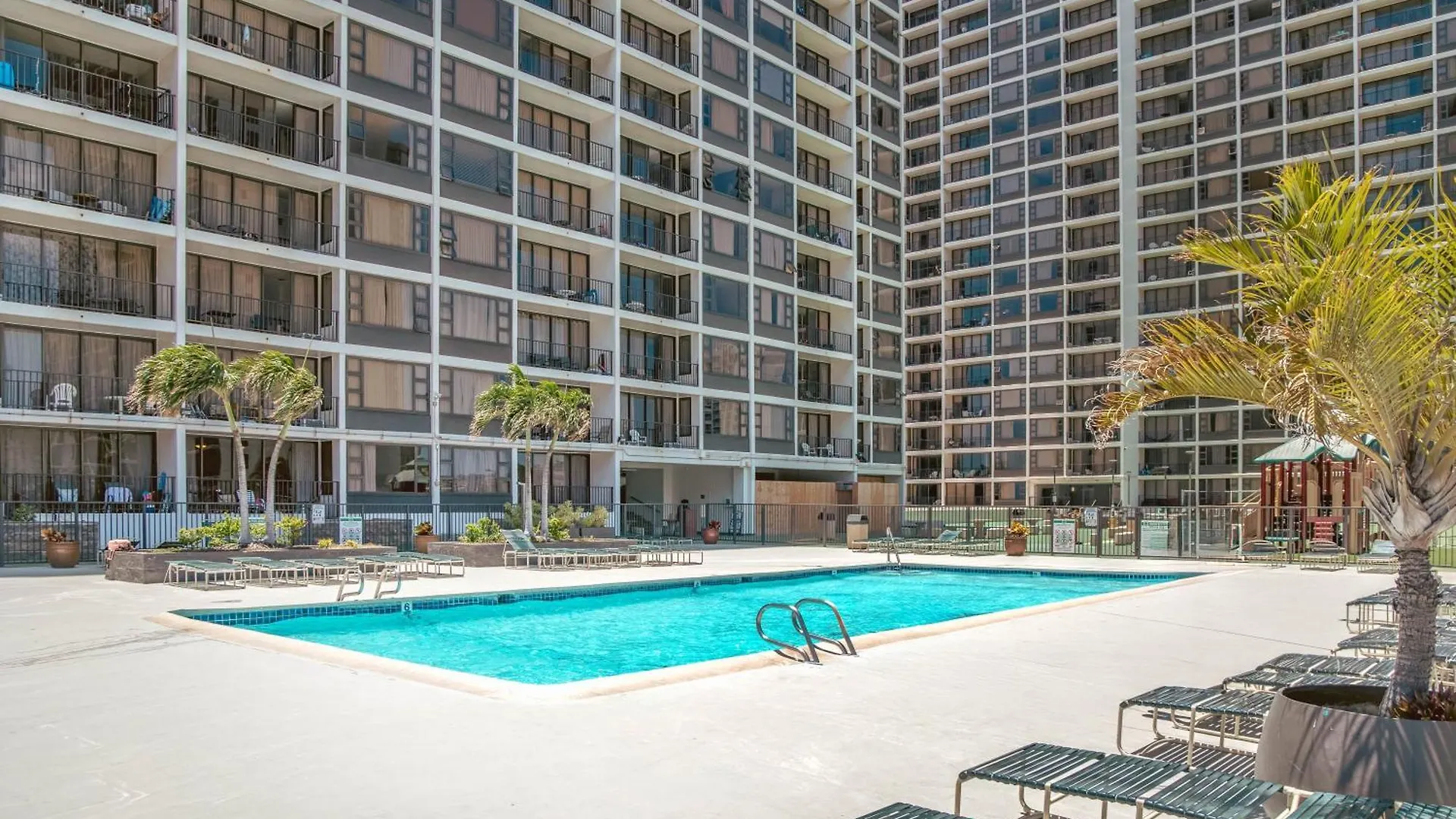 Lovely 1Br Ocean View Condo, Near Beach + Parking! Honolulu Apartment