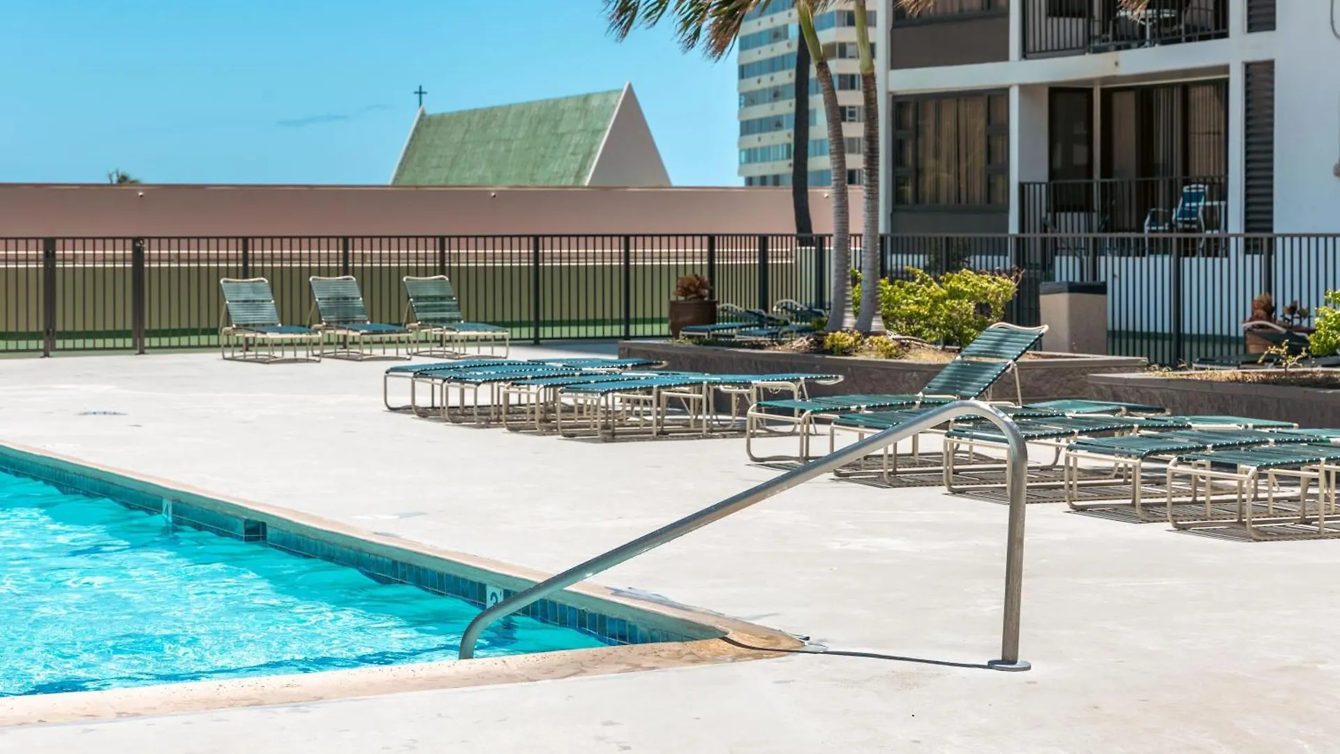 Lovely 1Br Ocean View Condo, Near Beach + Parking! Honolulu Apartment