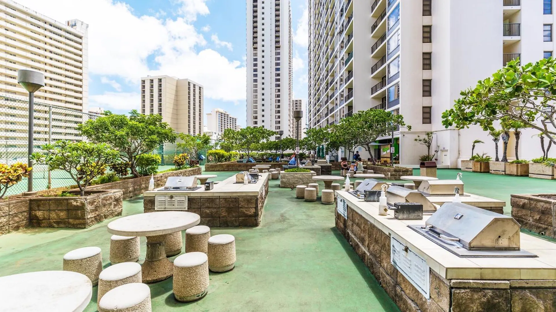Lovely 1Br Ocean View Condo, Near Beach + Parking! Honolulu