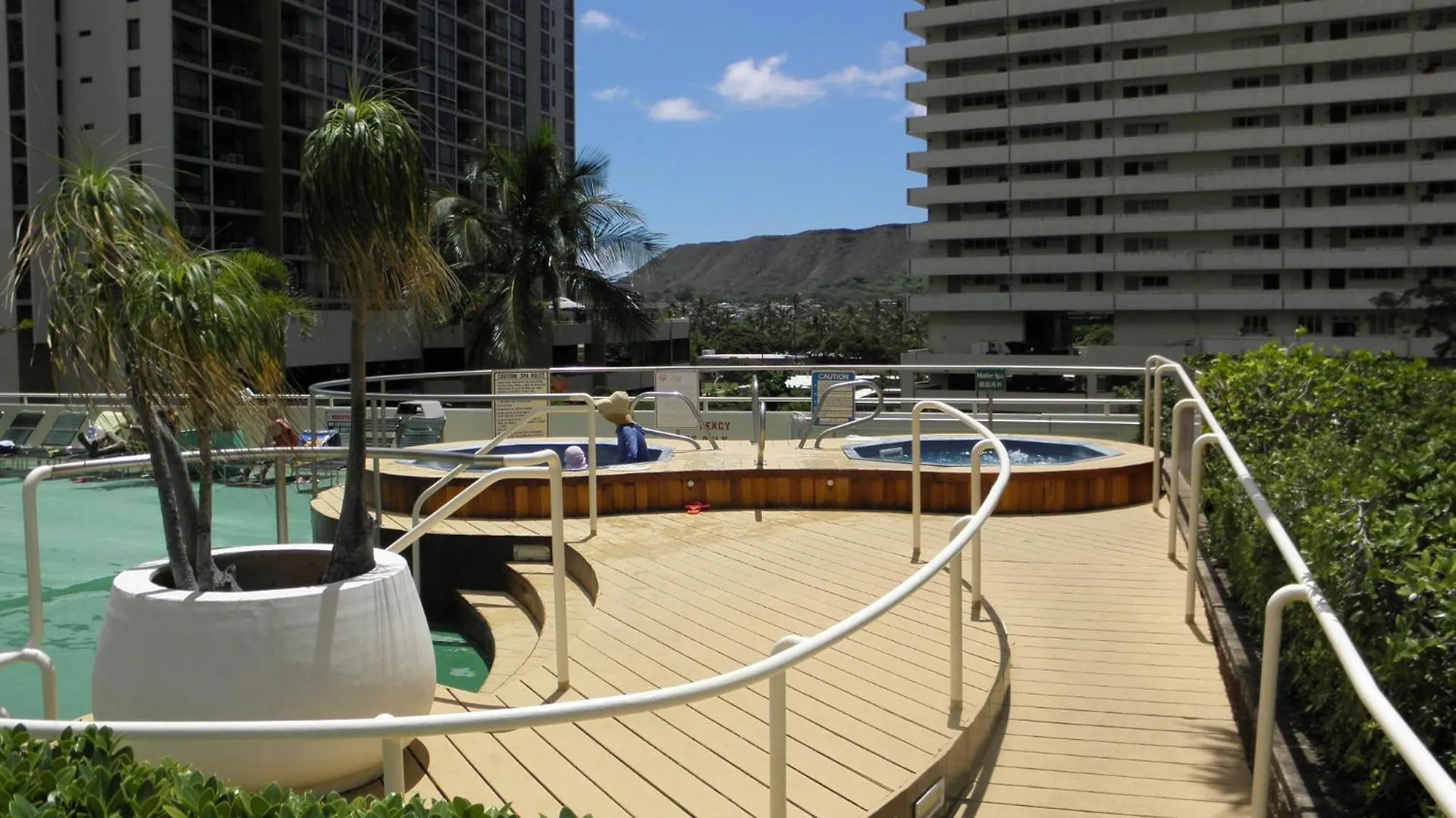 Lovely 1Br Ocean View Condo, Near Beach + Parking! Honolulu