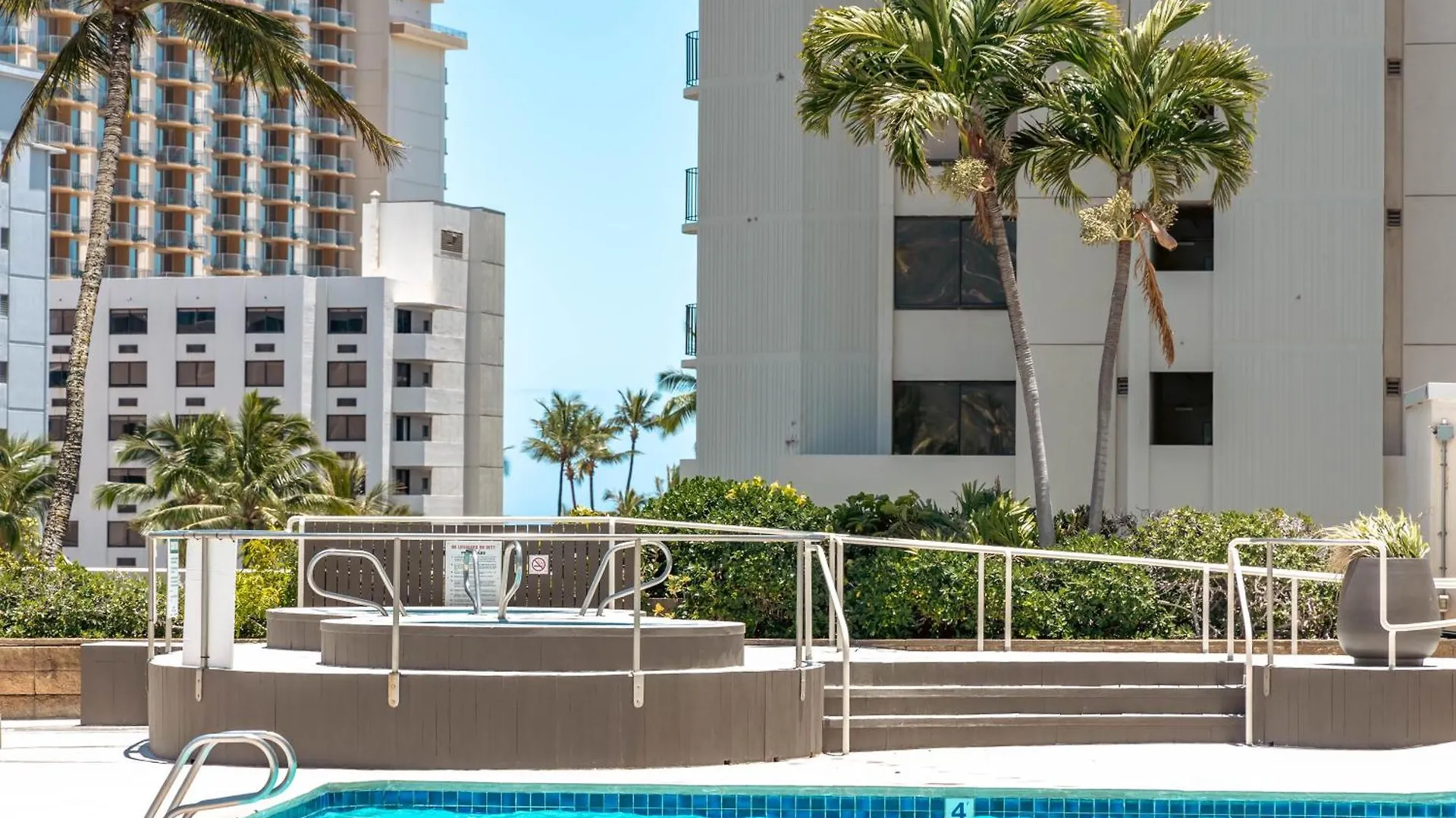Lovely 1Br Ocean View Condo, Near Beach + Parking! Honolulu États-Unis